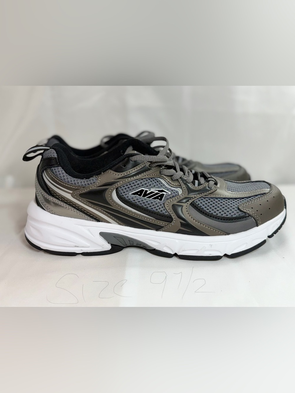Avia Men's Gray and Black Mesh Athletic Trainers